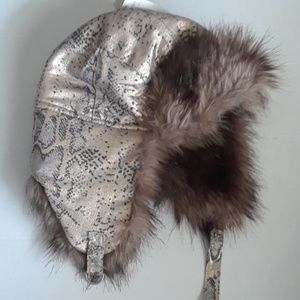 NWT Laundry Shelli Segal Fur Trapper Hat
